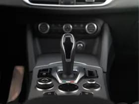 Alfa Romeo Stelvio thumbnail 12