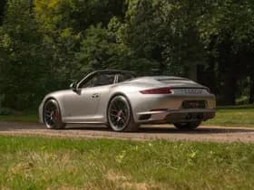 Porsche 911 thumbnail 4