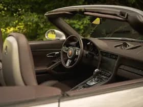 Porsche 911 thumbnail 9