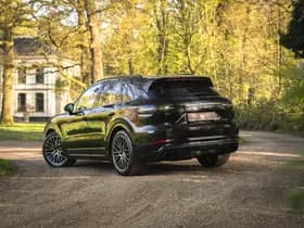 Porsche Cayenne thumbnail 4