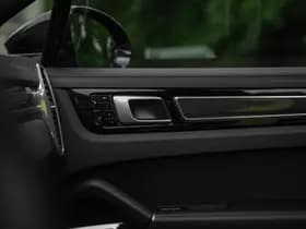 Porsche Cayenne thumbnail 45