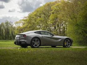 Ferrari F12 thumbnail 4