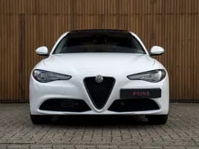 Alfa Romeo Giulia thumbnail 2