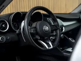 Alfa Romeo Giulia thumbnail 22