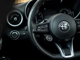 Alfa Romeo Giulia thumbnail 23