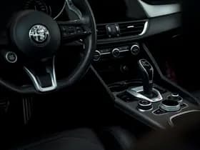 Alfa Romeo Giulia thumbnail 25