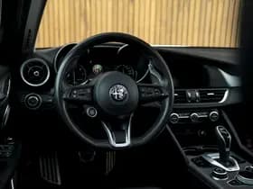 Alfa Romeo Giulia thumbnail 10
