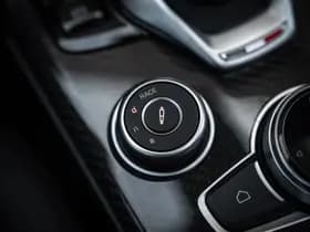 Alfa Romeo Giulia thumbnail 29