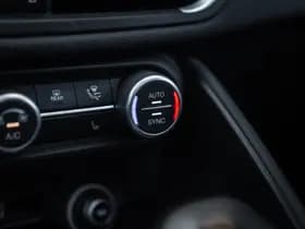 Alfa Romeo Giulia thumbnail 36