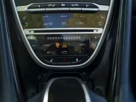 Aston Martin DBS thumbnail 59