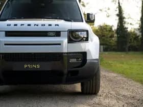 Land Rover Defender thumbnail 15