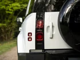 Land Rover Defender thumbnail 27
