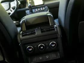 Land Rover Defender thumbnail 34