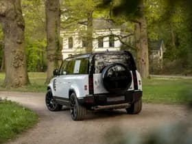 Land Rover Defender thumbnail 6