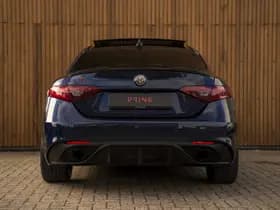 Alfa Romeo Giulia thumbnail 5