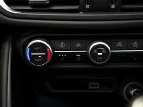 Alfa Romeo Giulia thumbnail 42