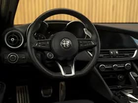 Alfa Romeo Giulia thumbnail 10