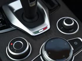 Alfa Romeo Stelvio thumbnail 36