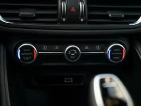 Alfa Romeo Giulia thumbnail 41