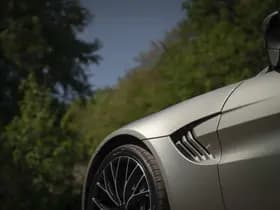 Aston Martin Vantage thumbnail 14