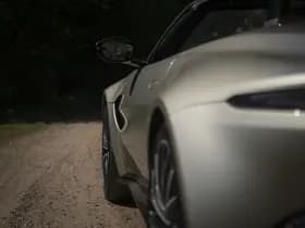 Aston Martin Vantage thumbnail 16
