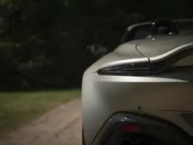 Aston Martin Vantage thumbnail 17