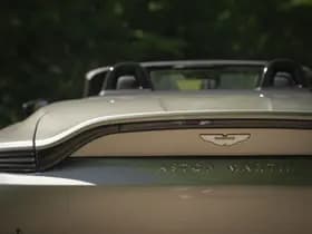 Aston Martin Vantage thumbnail 18