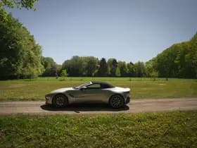 Aston Martin Vantage thumbnail 23