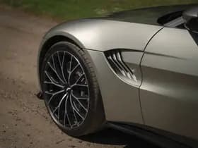Aston Martin Vantage thumbnail 26
