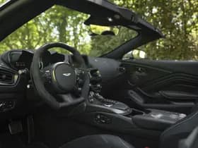 Aston Martin Vantage thumbnail 31