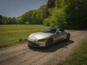 Aston Martin Vantage thumbnail 53