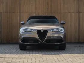 Alfa Romeo Stelvio thumbnail 2