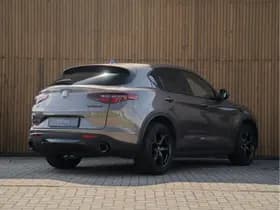 Alfa Romeo Stelvio thumbnail 4