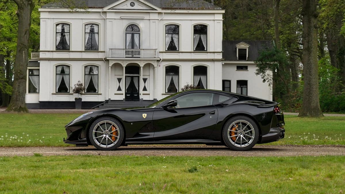 Ferrari 812 — foto 1