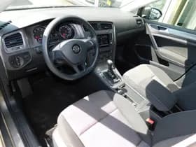 Volkswagen Golf thumbnail 2