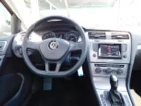 Volkswagen Golf thumbnail 35