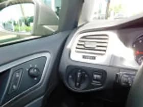 Volkswagen Golf thumbnail 44