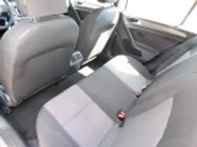 Volkswagen Golf thumbnail 49