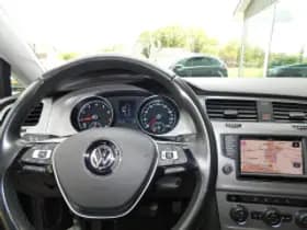 Volkswagen Golf thumbnail 3