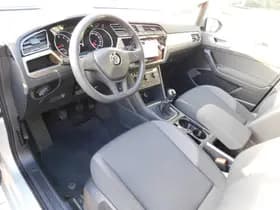 Volkswagen Touran thumbnail 2