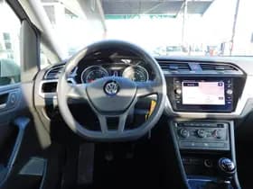 Volkswagen Touran thumbnail 9