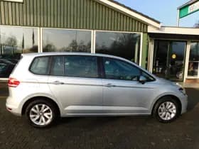 Volkswagen Touran thumbnail 10