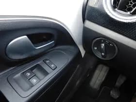 Volkswagen Up thumbnail 18