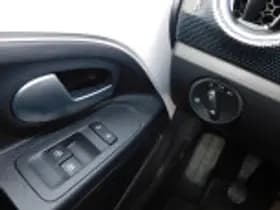 Volkswagen Up thumbnail 42