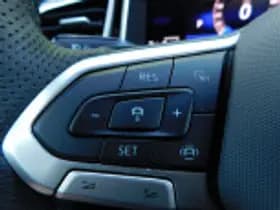 Volkswagen T-roc thumbnail 51