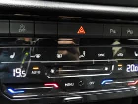 Volkswagen T-roc thumbnail 25