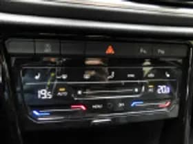 Volkswagen T-roc thumbnail 53