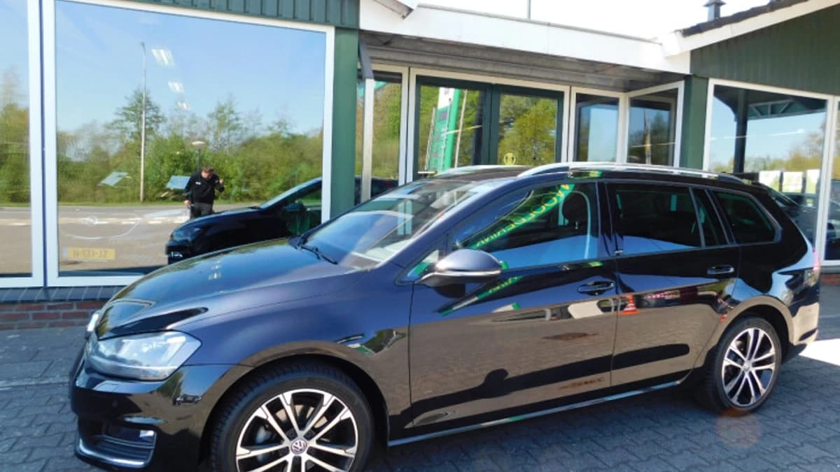 Volkswagen Golf — foto 1