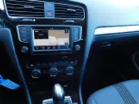 Volkswagen Golf thumbnail 54