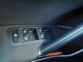 Volkswagen Golf thumbnail 20